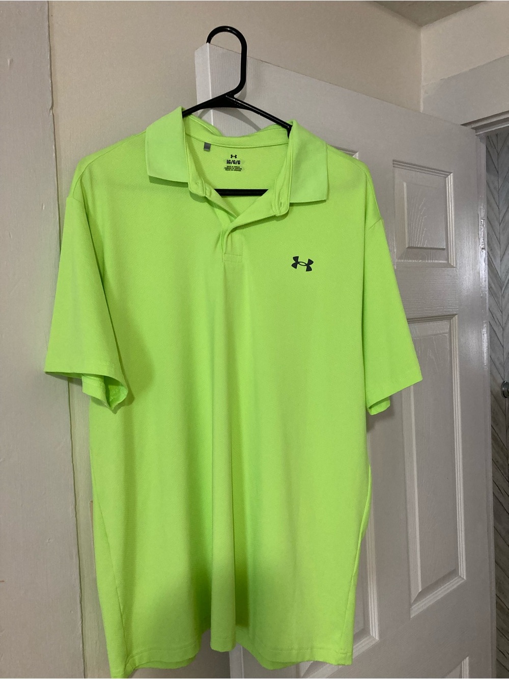 Under Armor Mans Shirt